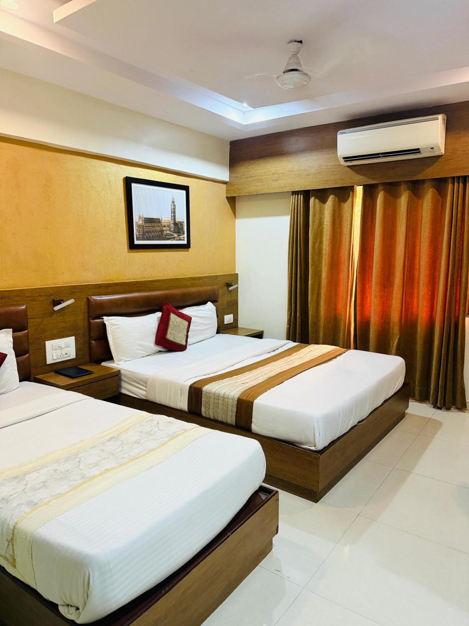 Hotel Crystal Luxury Inn- Bandra Мумбаи Экстерьер фото