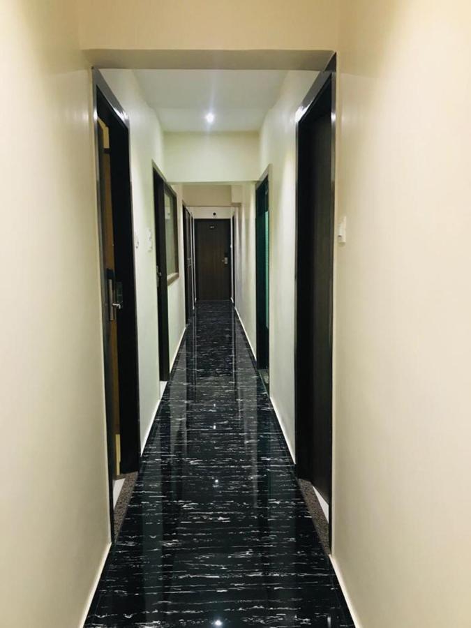 Hotel Crystal Luxury Inn- Bandra Мумбаи Экстерьер фото