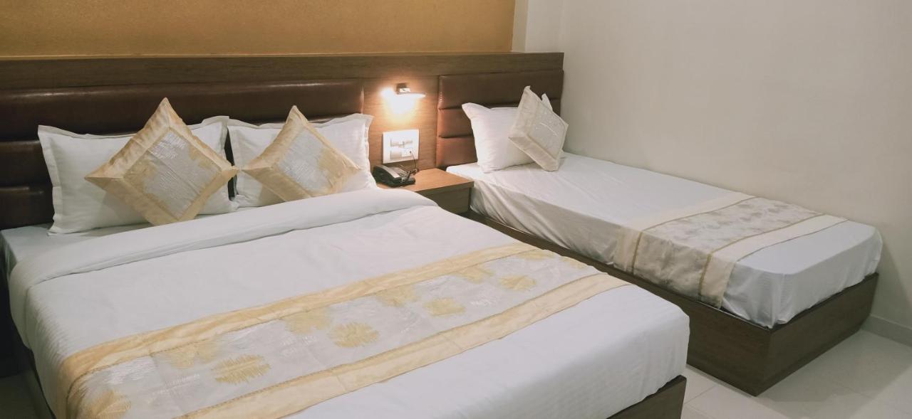 Hotel Crystal Luxury Inn- Bandra Мумбаи Экстерьер фото