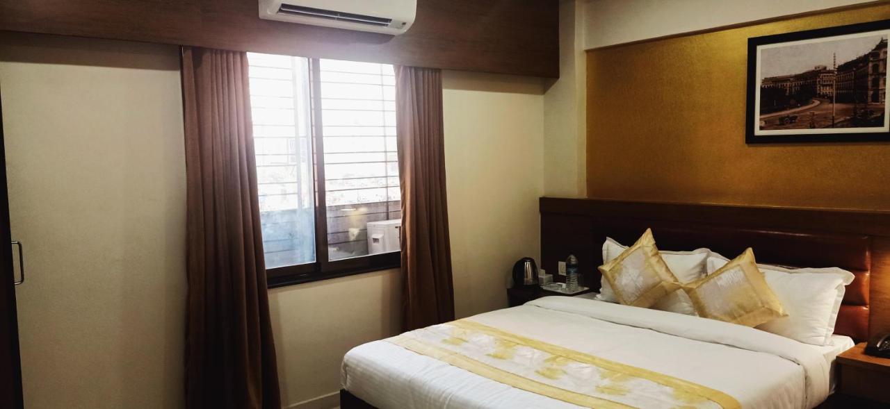 Hotel Crystal Luxury Inn- Bandra Мумбаи Экстерьер фото