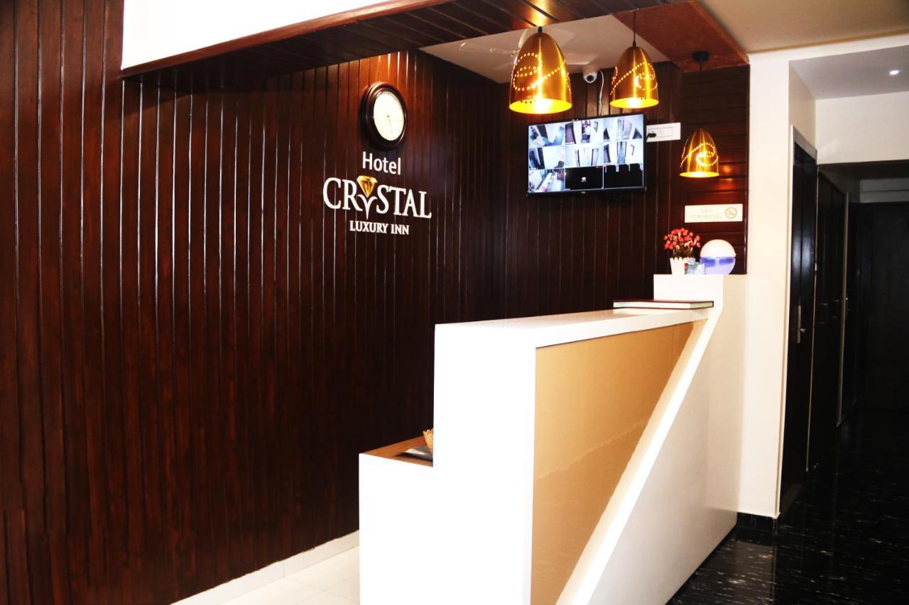 Hotel Crystal Luxury Inn- Bandra Мумбаи Экстерьер фото